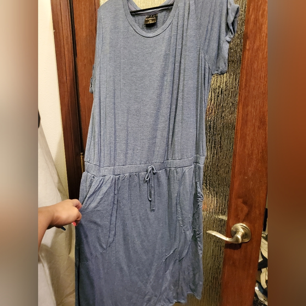 32° Blue dress